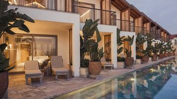 DELUXE SEA VIEW-SWIMUP | Egyptian cotton sheets, premium bedding, free minibar items