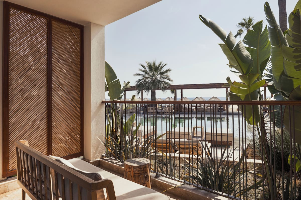 DELUXE SEA VIEW - PLUNGE POOL | 1 bedroom, Egyptian cotton sheets, premium bedding, free minibar items