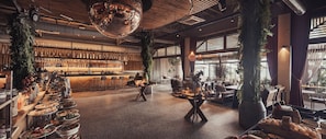 Couples’ dining
