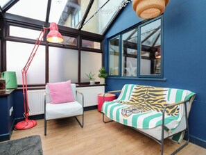 Living area - Coastguard Cottage (Rye)