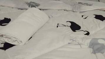 Deluxe Room | Individually furnished, free WiFi