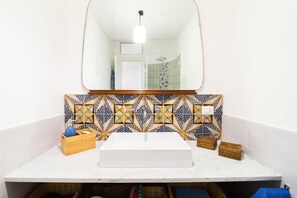 Shower, hair dryer, bathrobes, bidet - Amalfi Coast, Sorrento, Positano, Capri, Villa Carcara (Sant'Agnello)