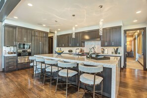 House, 6 Bedrooms | Private kitchen | Fridge, oven - Stunning 6-bedroom Chalet in Heart of Park City 6 Home by Redawning (Park City)
