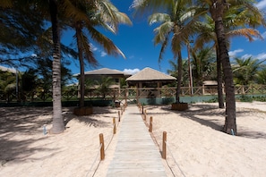 บนชายหาด, ทรายสีขาว, ผ้าเช็ดตัวชายหาด