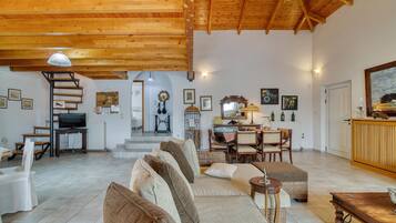 Televisi 21-inci dengan saluran TV kabel dan perapian