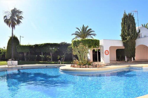 Wonderful house 250m from the sea, with pool, bbq, solarium, 3 terraces, views