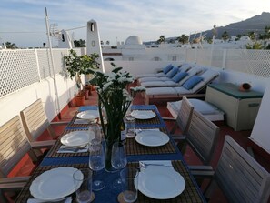 Outdoor dining - Wonderful house 250m from the sea, with pool, bbq, solarium, 3 terraces, views (Mojácar)
