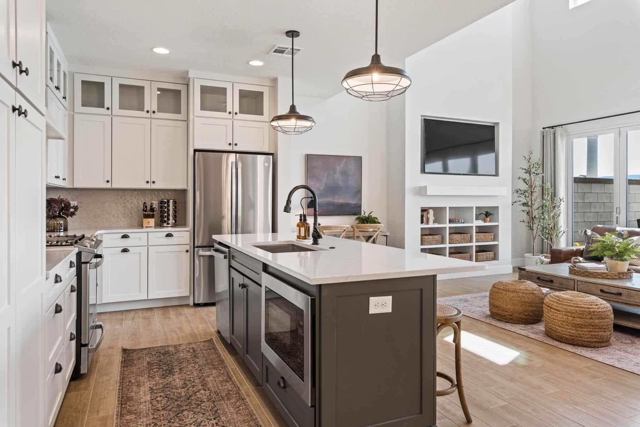 ثلاجة، ميكروويف، فرن، موقد طهي مسطح