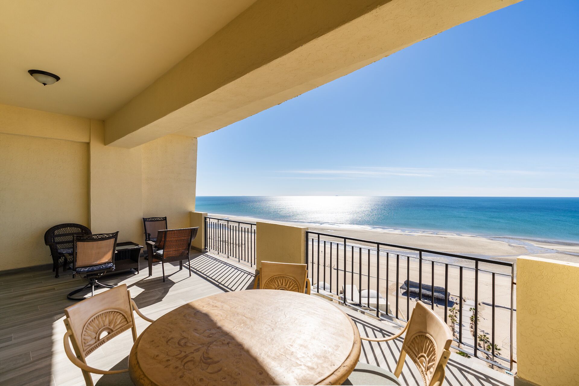 Luxury Beachfront Oceanview Condo with Large Balcony