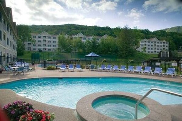 Pool - Chic 2BR Suite on Jiminy Mtn Sleeps 8 - Gorgeous (Hancock)