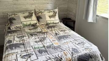 2 Schlafzimmer, Reisekinderbett, kostenloses WLAN, Bettwäsche