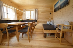 Dining - Modern vacation hut in a quiet, secluded location at the foot of the Hirschberg, with terrace (Bizau)
