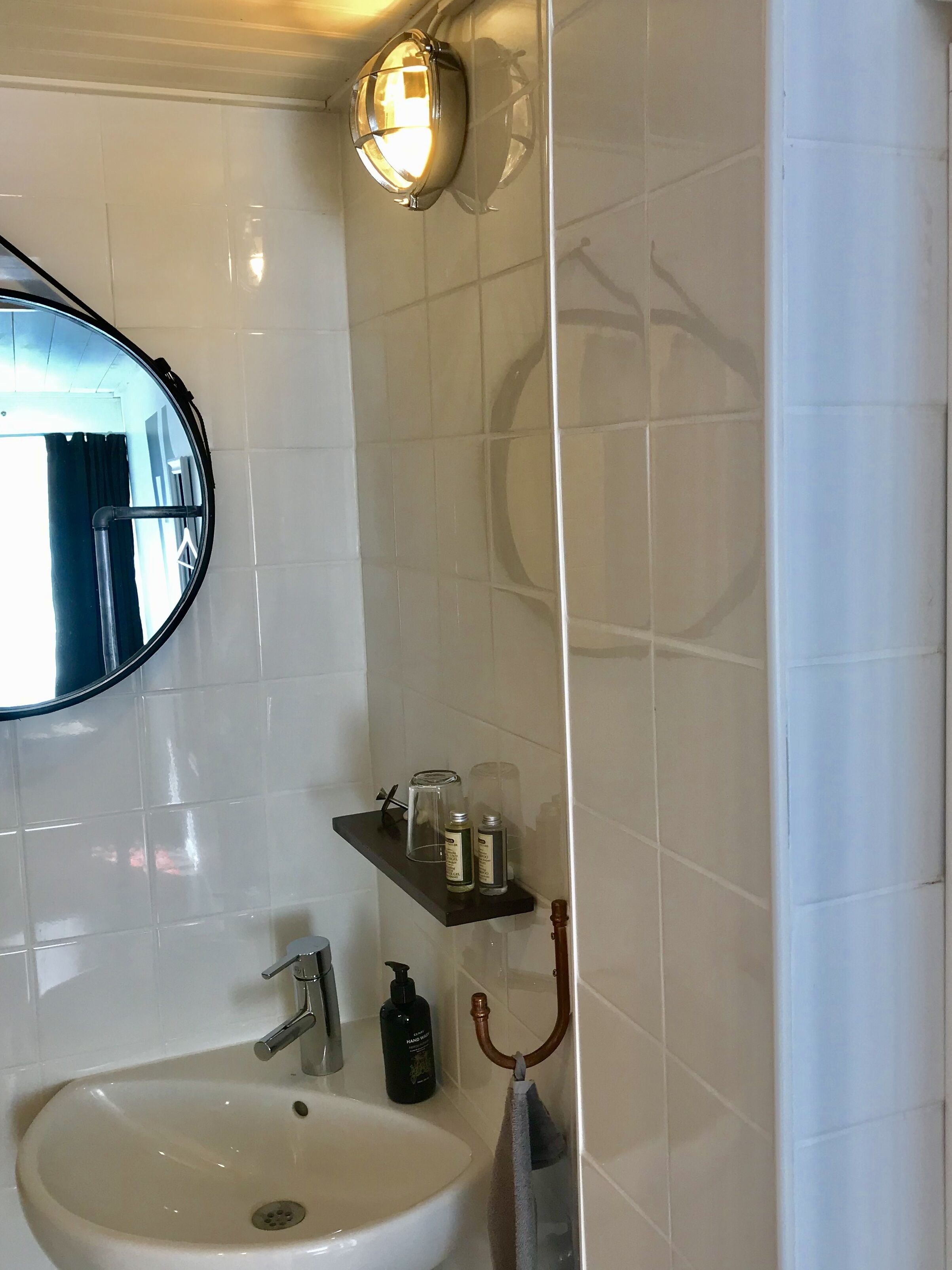 single room | bathroom | shower, free toiletries, hair dryer, towels