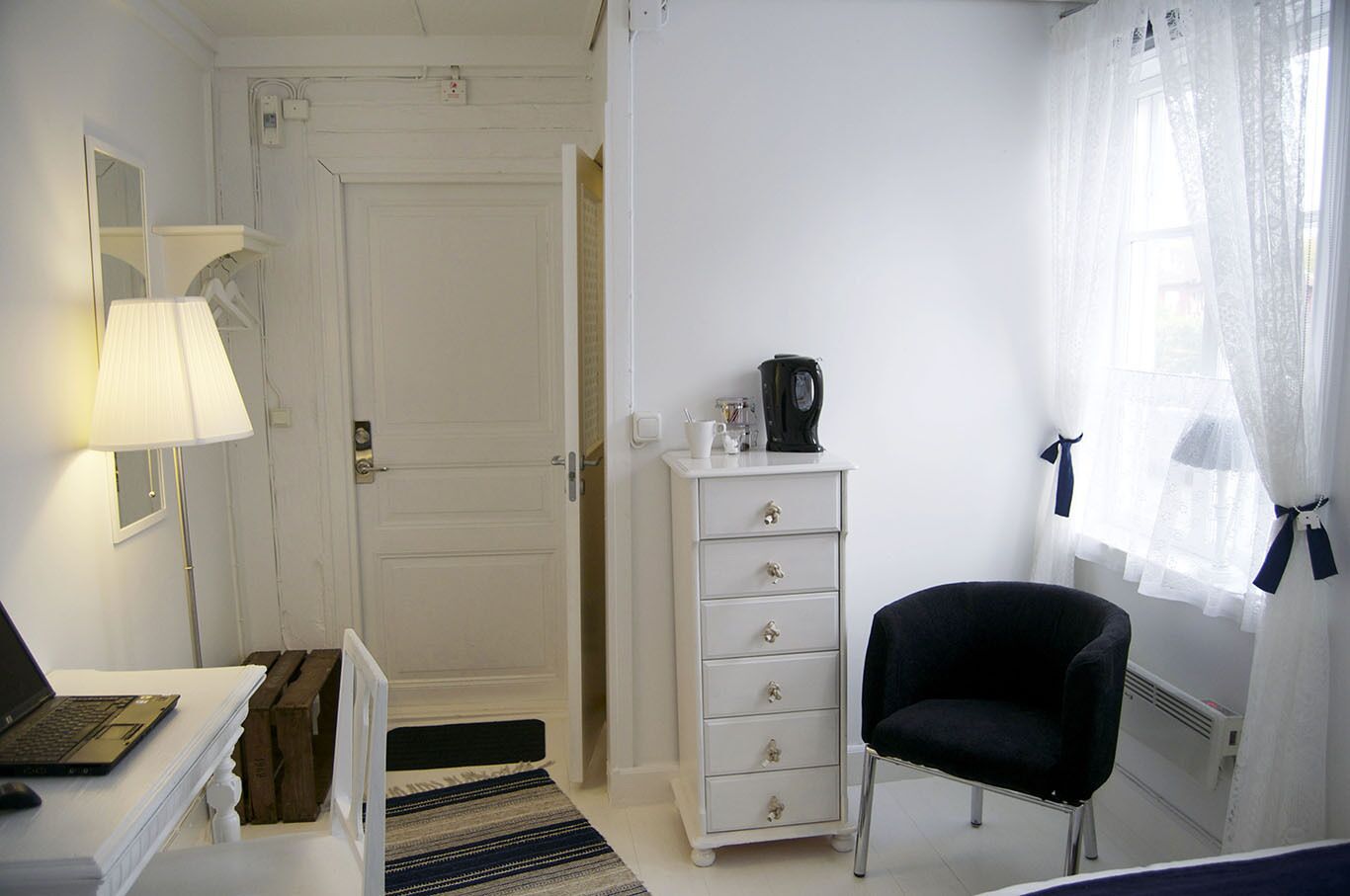 single room | 1 bedroom, iron/ironing board, travel cot, free wifi