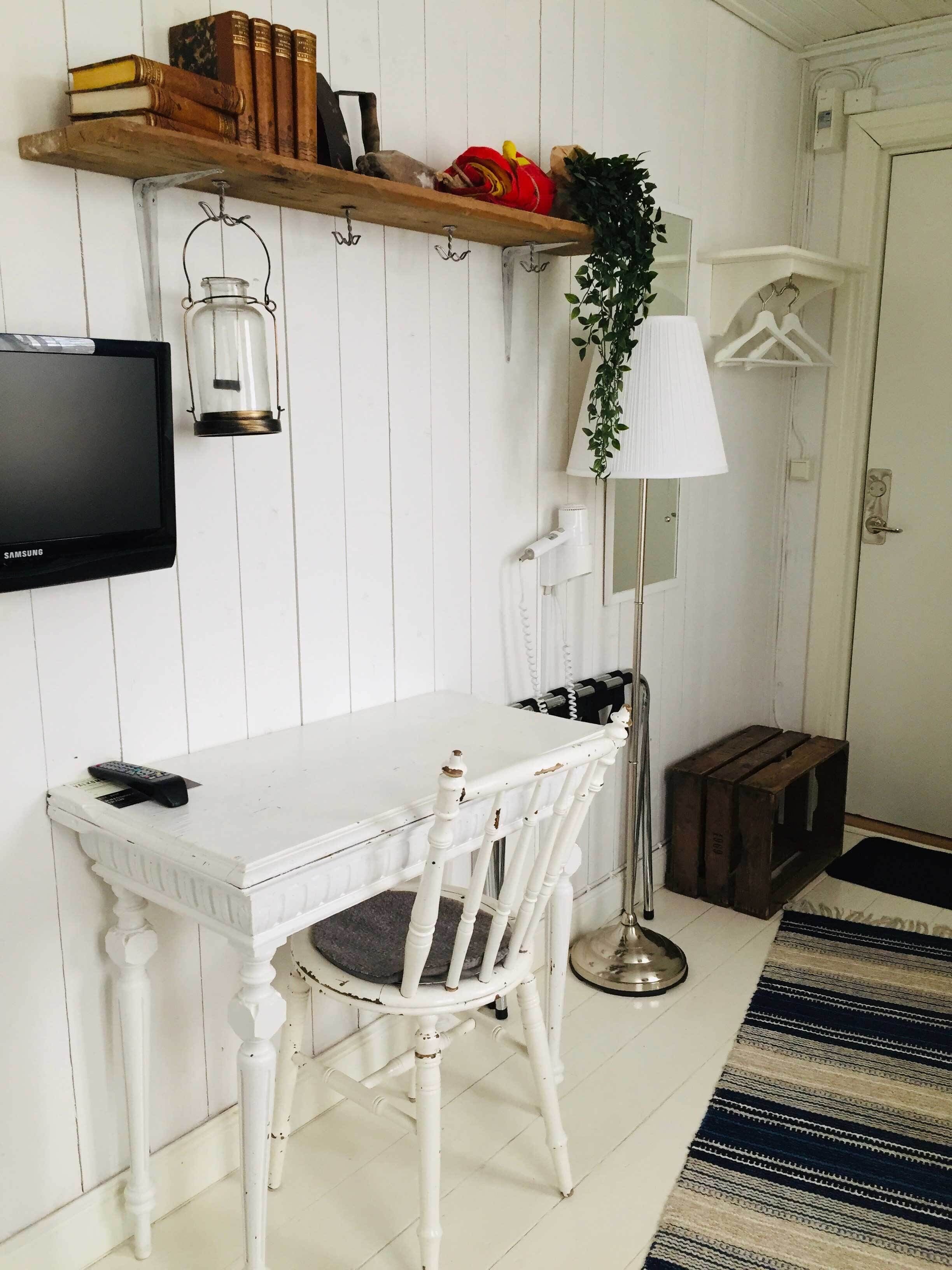 single room | 1 bedroom, iron/ironing board, travel cot, free wifi