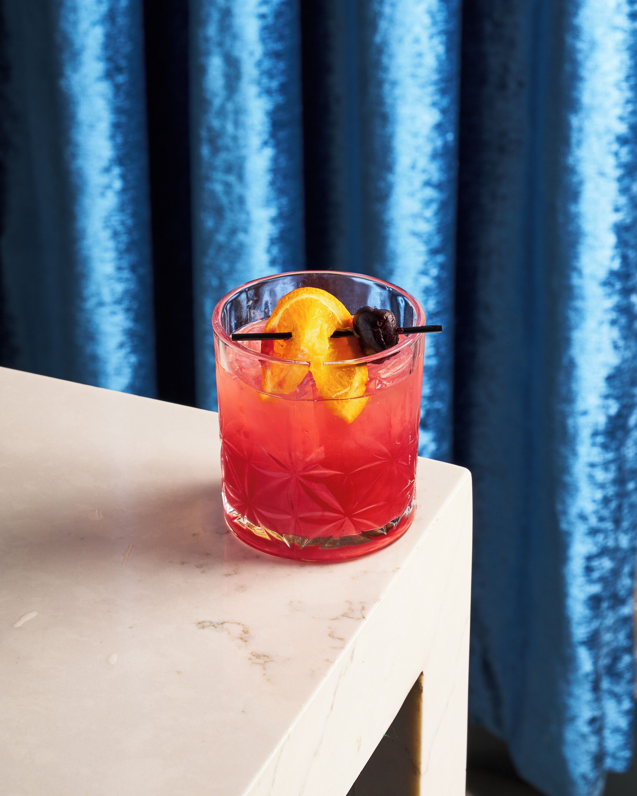 serves breakfast and dinner