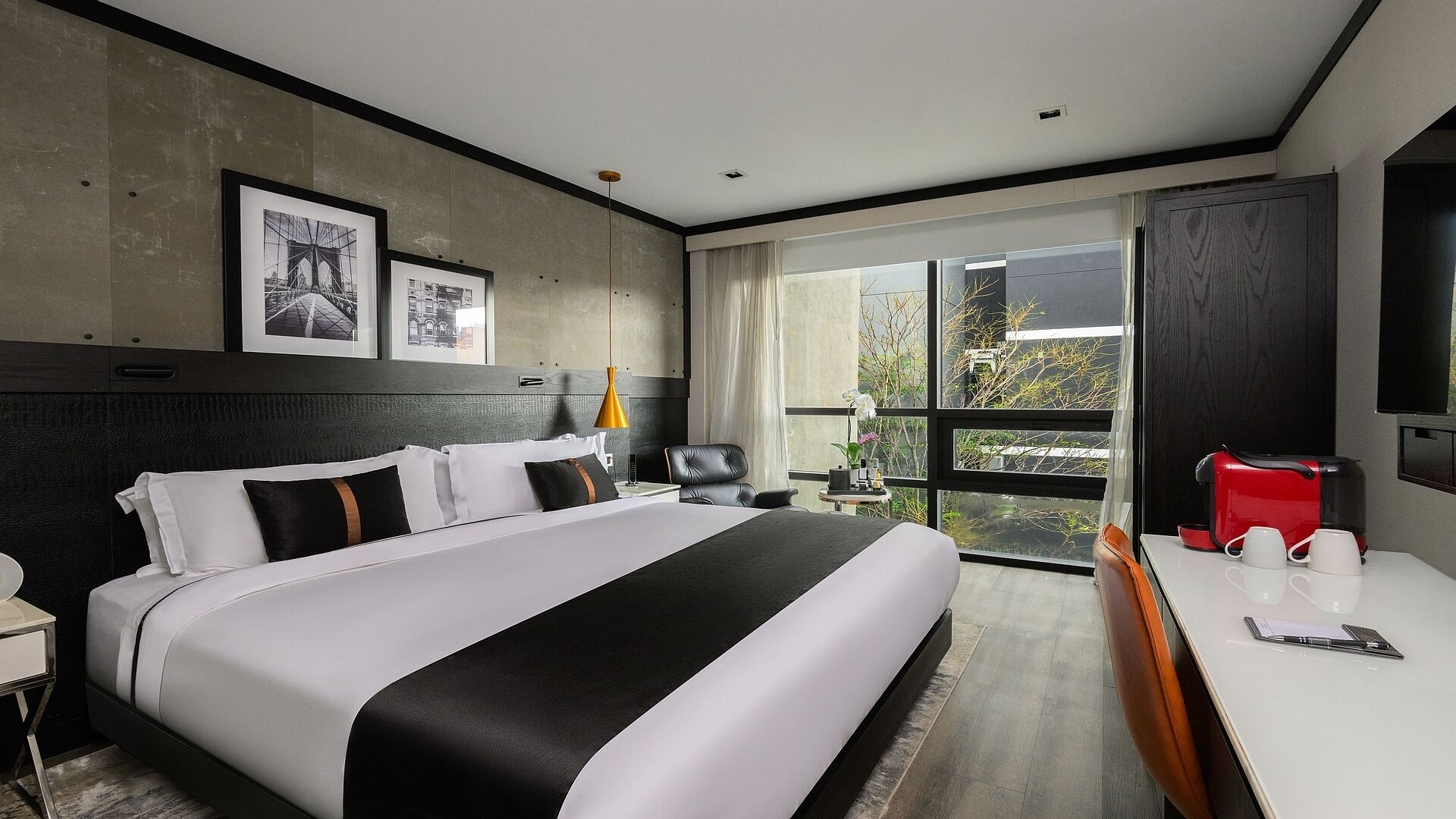 King Room | Premium bedding, in-room safe, desk, blackout drapes