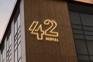 Exterior detail - 42 Hotel (Brooklyn)