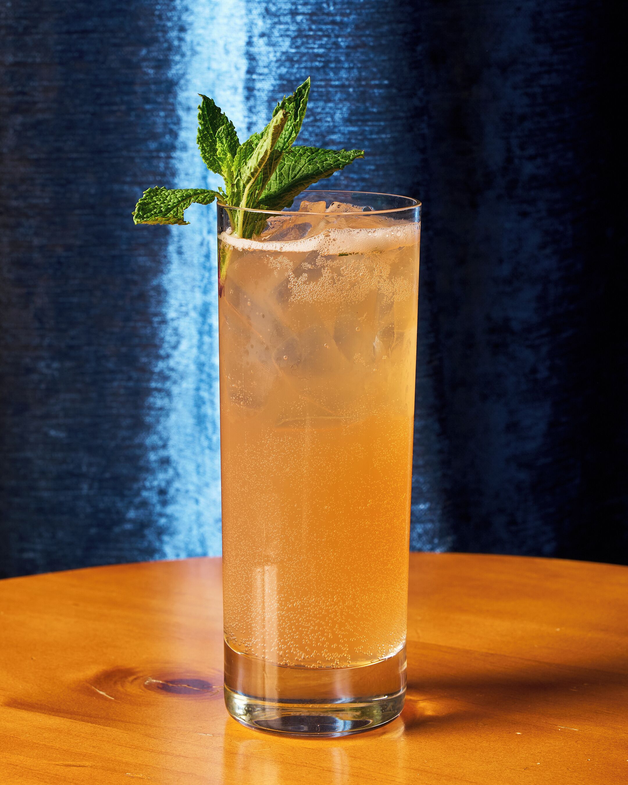 serves breakfast and dinner