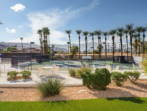 Property grounds - Desert Falls- Family Home in Gated Community (Palm Desert)