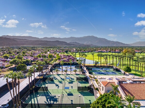 Sport court - Desert Falls- Family Home in Gated Community (Palm Desert)