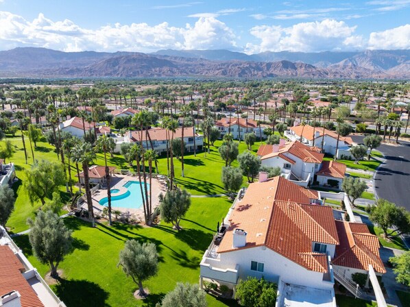 Exterior - Desert Falls- Family Home in Gated Community (Palm Desert)