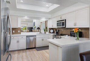 Fridge, microwave, oven, stovetop - Desert Falls- Family Home in Gated Community (Palm Desert)