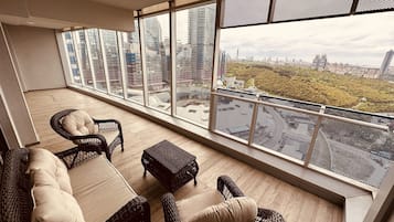 2 Bedroom Suite | Balcony