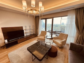 2 Bedroom Suite | Living area | TV - Maslak Aparts (Sariyer)
