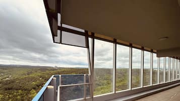 4 Bedroom Suite | Balcony