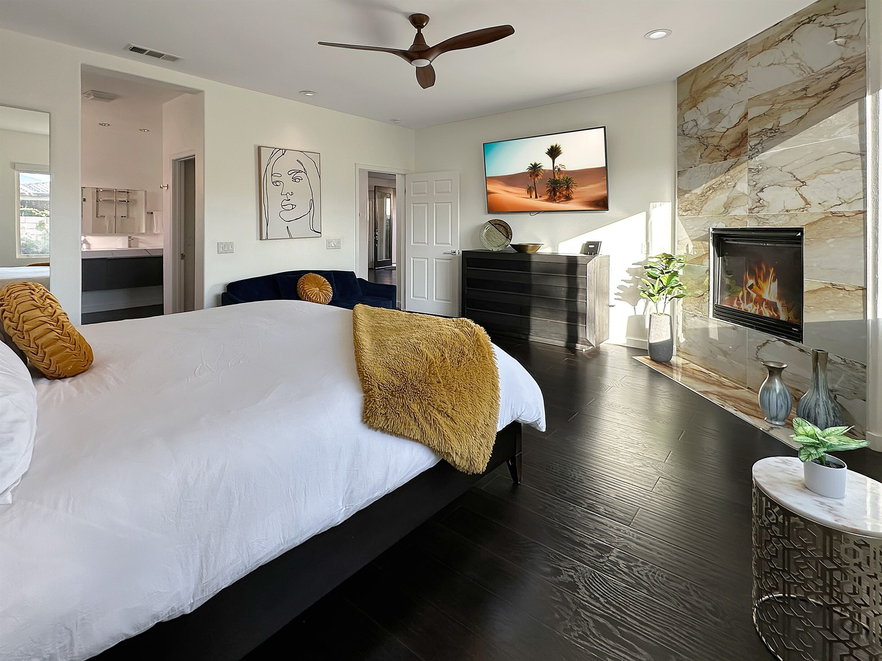 3 bedrooms, desk, iron/ironing board, travel cot