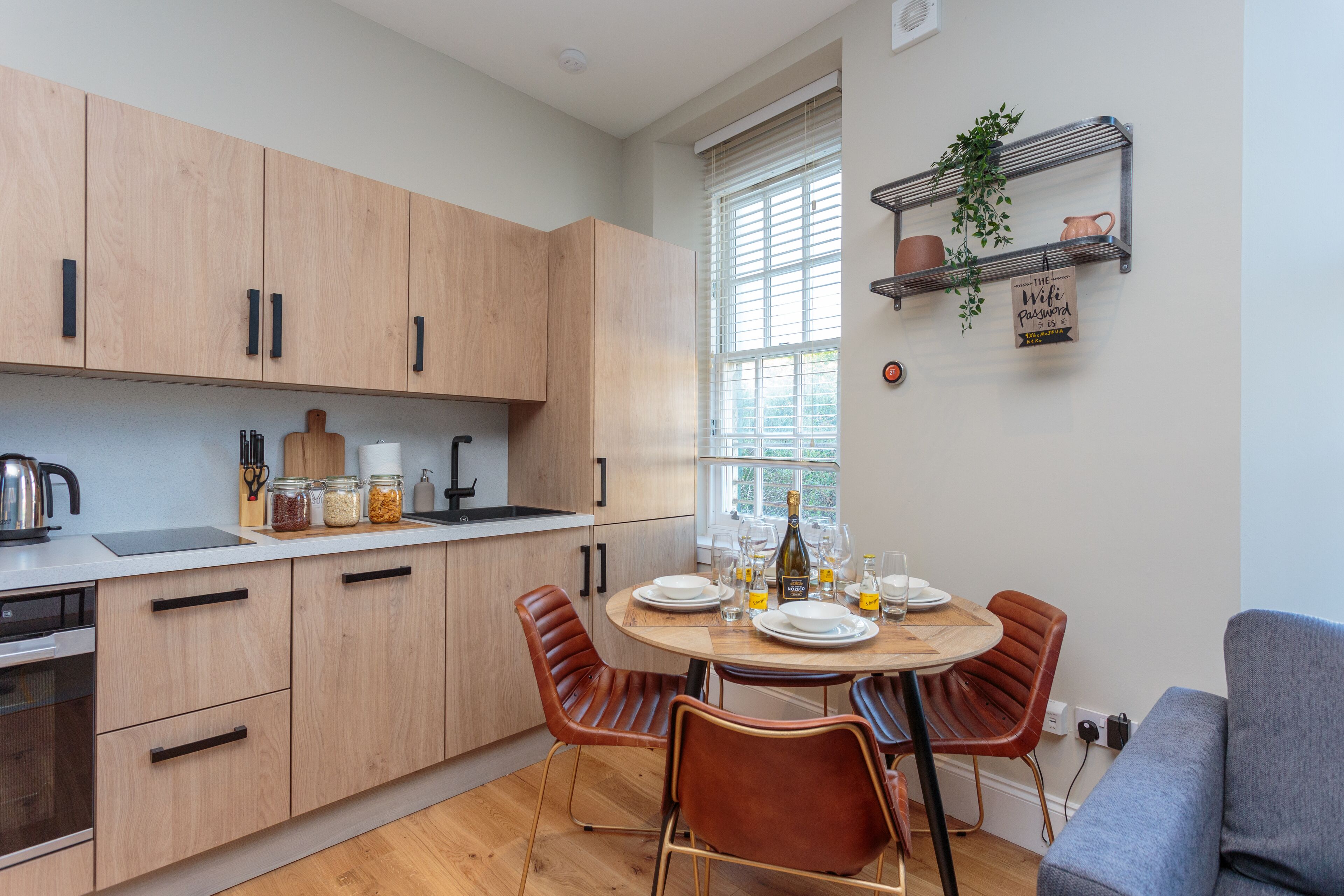 Fridge, microwave, oven, coffee/tea maker