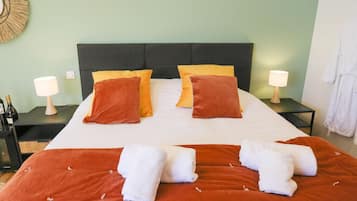 1 chambre, chambres insonorisées, Wi-Fi gratuit, draps fournis