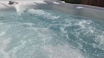 Bañera de hidromasaje exterior