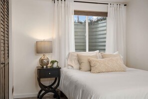 5 habitaciones, tabla de planchar con plancha, cuna de viaje y wifi 