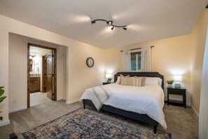 4 bedrooms, travel crib, free WiFi