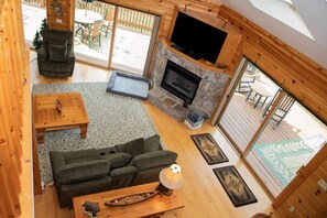 TV, fireplace