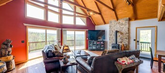 Serenity Sunsets! 2.8miles to WISP, hot-tub, pets