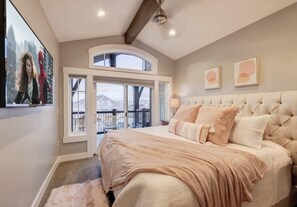 3 slaapkamers, een bureau, een strijkplank/strijkijzer, wifi