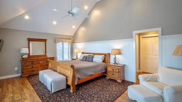 5 bedrooms, iron/ironing board, WiFi, bed sheets