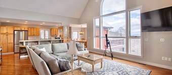 Primo Vista! Spectacular views, Dock Slip, Hot Tub