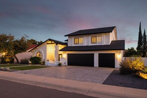 Exterior - Casa Le Marche - Peaceful Resort Style Estate with Heated Pool (Scottsdale)