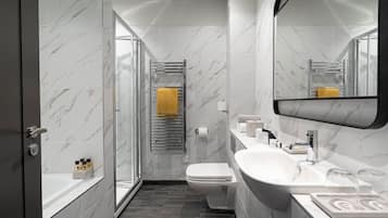 Superior Double Room | Bathroom