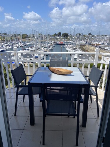 Port du Crouesty. Duplex rénové, calme, terrasse, idéal en famille (6 pers)
