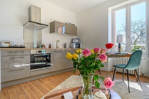 Fridge, microwave, oven, dishwasher - La Madeleine –Charmant T2 entre centre & commerces (Vannes)