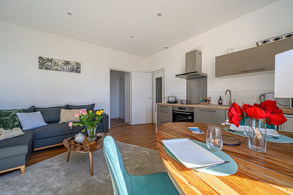 LA MADELEINE - One Bedroom Apartment, Sleeps 2