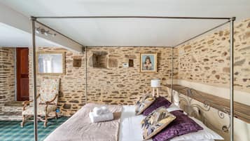 6 chambres, fer et planche à repasser, Wi-Fi gratuit, draps fournis