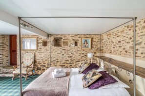 6 chambres, fer et planche à repasser, Wi-Fi gratuit, draps fournis