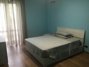 8 bedrooms, free WiFi, bed sheets