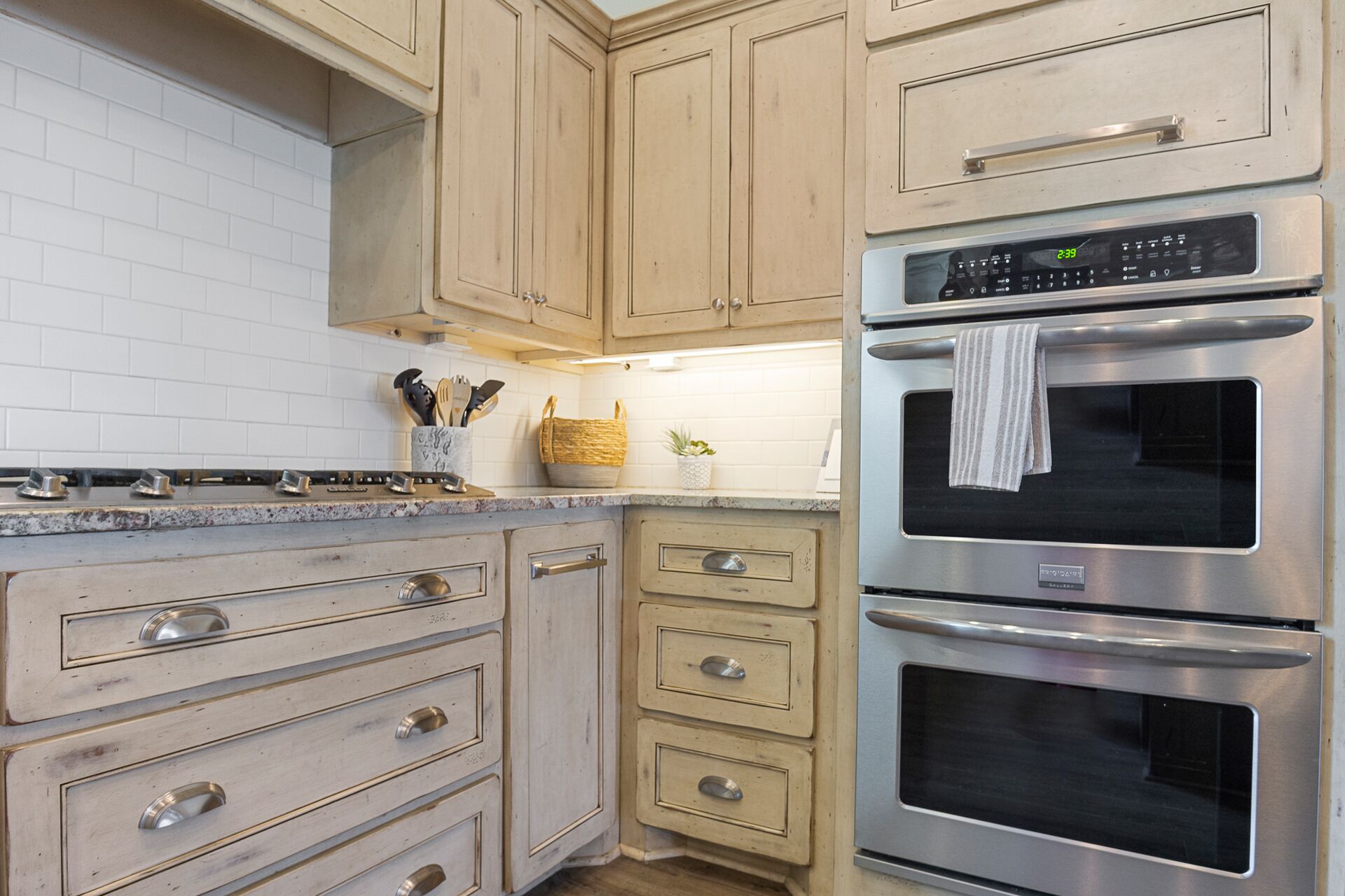 Huge 4 bd ELEVATOR home 4 min walk to beach with Ultimate Family Reunion Addon